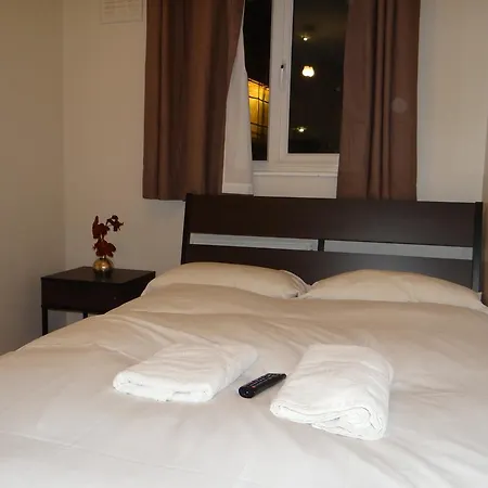 Vallance Road House Hotel